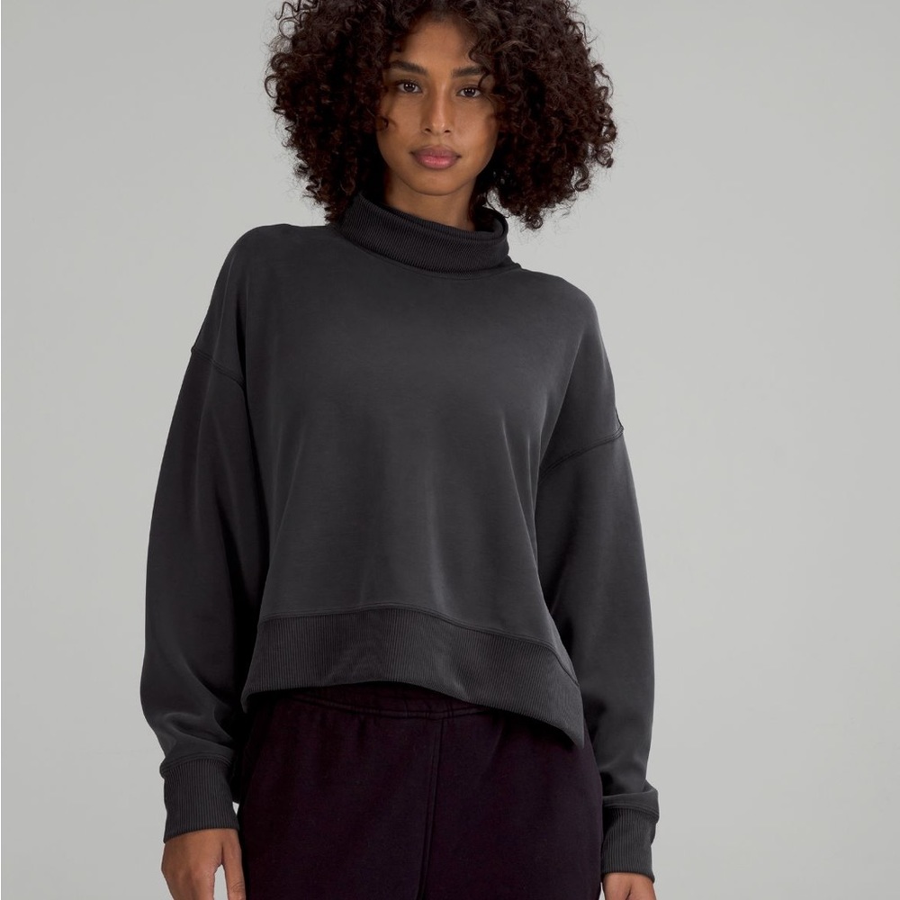 Lululemon Softstream turtleneck pullover